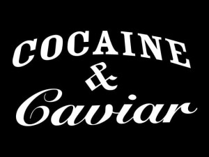 Naklejka "Cocaine & caviar" 15 cm (biała)