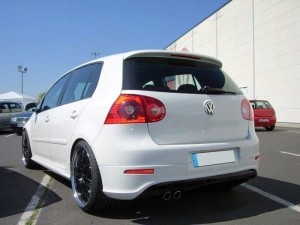 Dyfuzor tylny Volkswagen Golf MK5 R32 (1 otwór na wydech, wydech GTI)