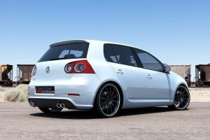 Dyfuzor tylny Volkswagen Golf MK5 R32 (2 otwory na wydech)