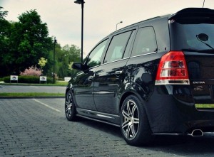 Dokładki progów Opel Zafira B OPC (czarny połysk)