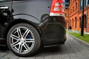 Splittery tylne boczne Opel Zafira B OPC / VXR (czarny połysk)