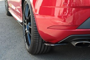 Splittery tylne boczne V1 Seat Leon MK3 Cupra Polift (czarny połysk)