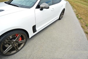 Dokładki progów Kia Stinger GT (czarny połysk)