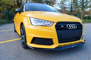 Splitter przedni Audi S1 8X (czarny połysk)