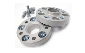 Dystanse przykręcane do piasty (adaptery) 22 mm - komplet na oś (zestaw ze śrubami)