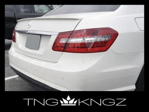 Delikatny spojler tylnej klapy MERCEDES E-KLASA W212