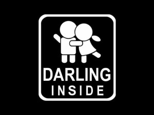 Naklejka "Darling inside" 10 cm (biała)