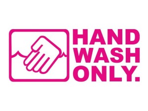 Naklejka "Hand wash only" 15 cm (różowa)